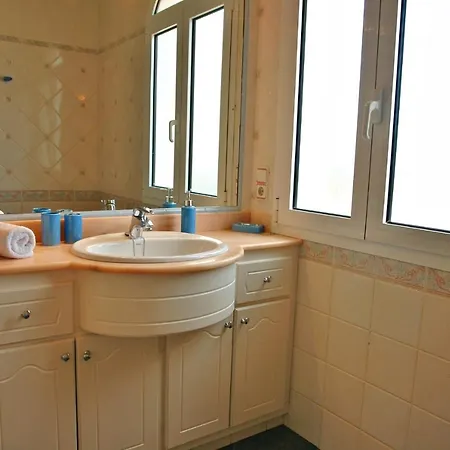 Villa Capricorn *